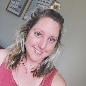 Meet your Posher, Holly